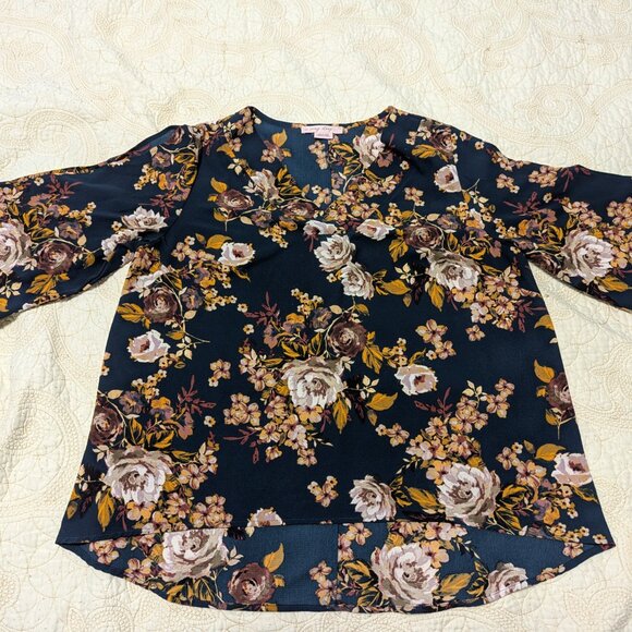 In Every Story Women's Floral Top Sz. X Blue Floral - Picture 4 of 11